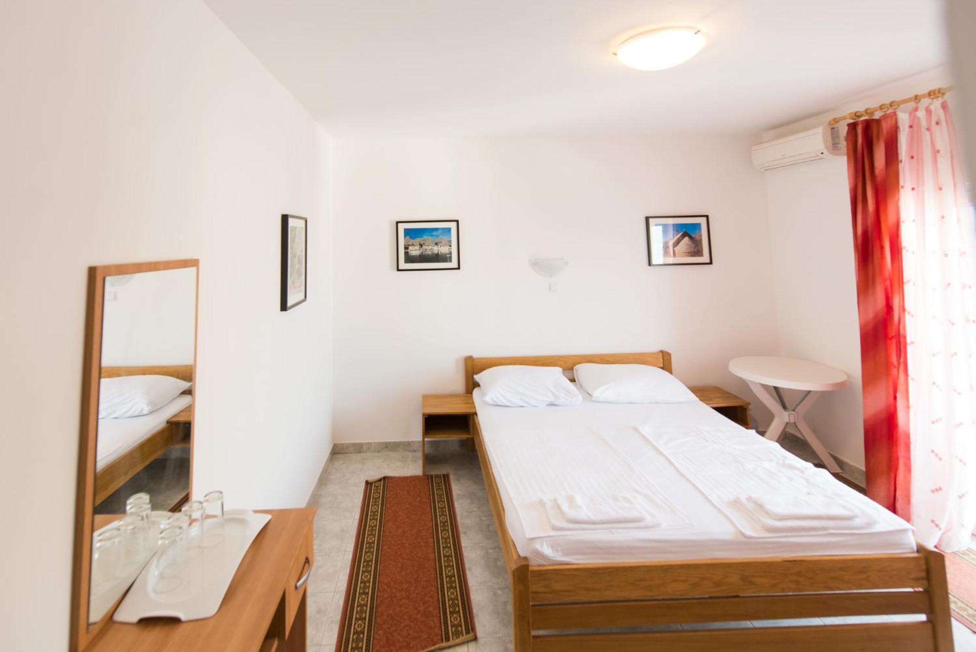 Bed And Breakfast Pero 3 Min Walk To The Beach Локва-Рогозница Экстерьер фото