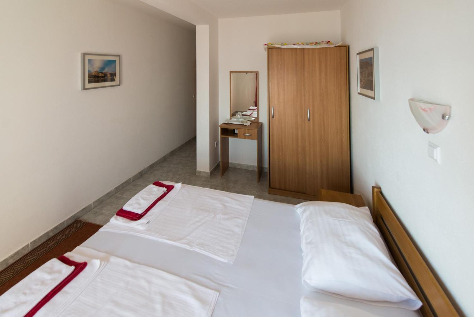Bed And Breakfast Pero 3 Min Walk To The Beach Локва-Рогозница Экстерьер фото